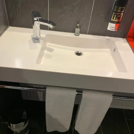 Апартаменты Hotelzimmer Frankfurt-bockenheim Messe *